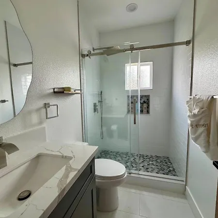 Holiday home Modern Cozy Near Disneyland, Huntington And Little Saigon *